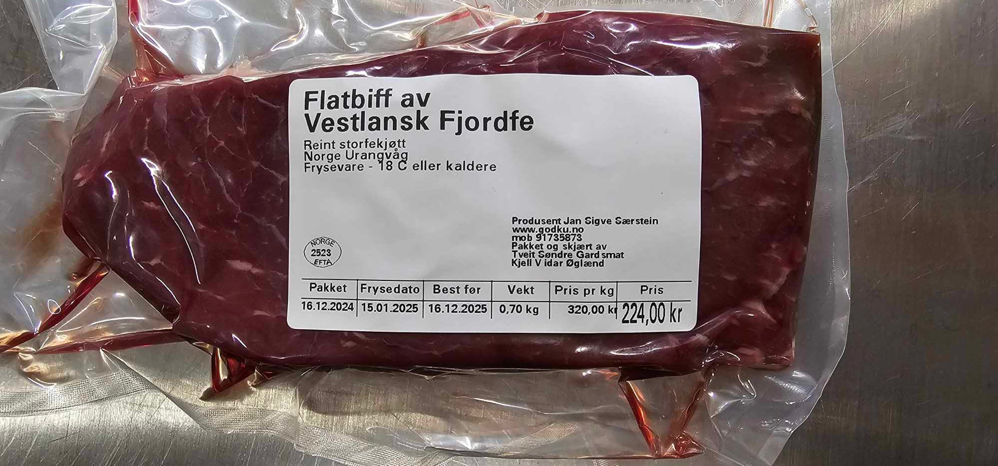 GodKu Flatbiff av Vestlandske Fjordfe frå Bømlo. Ung ku.